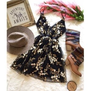 NWT Sz 4 S Floral Embroidered Mesh Western Cottagecore Special Occasion Dress